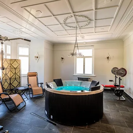Hotel Haensch 4*